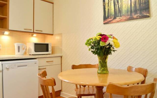 Crags View Apartment