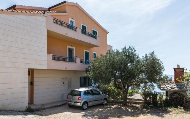 Awesome Apartment in Makarska With 3 Bedrooms and Wifi