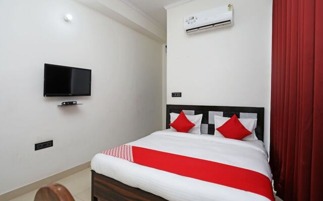 OYO 10535 Hotel Alpine