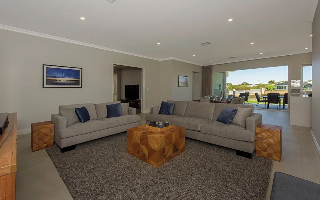 A Waterside Paradise