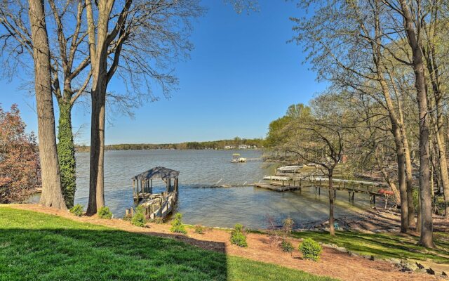 Riviera Paradise W/ Private Dock! 4 Bedroom Home by Redawning