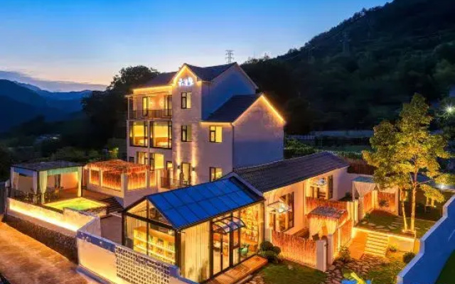 Yunmanli Garden Hot Sping  Resort  Homestay