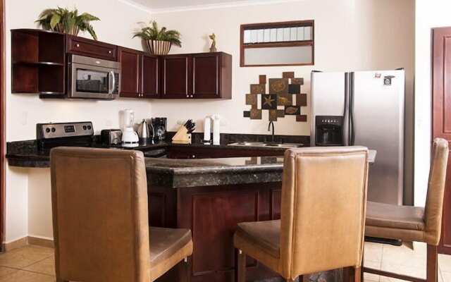 Large Ground Floor Condo Steps From the Pool