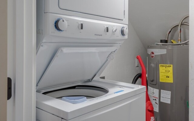 Four Seasons #4 - 2 Br Condo