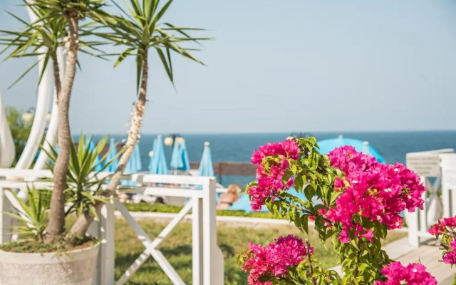 Hotel Eskada Beach