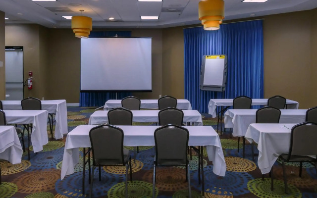 Holiday Inn Fort Myers - Downtown Area by IHG