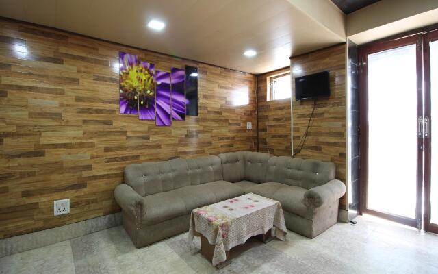 OYO 29553 Hotel Essar