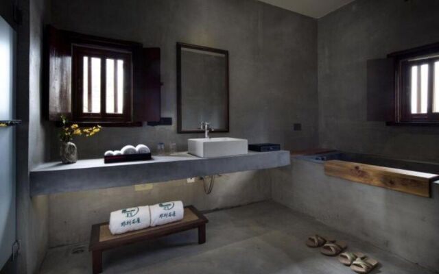 Deng Stone House Pastoral Resort