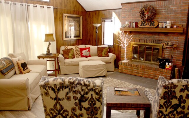 Black Bear Crossing - Pet Friendly - Newly Remodeled