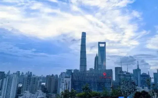Shanghai Lujiazui Area BaBaiBan LANOU Hotel