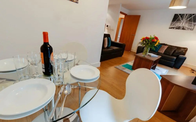 Base Serviced Apartments - Cumberland Apartments