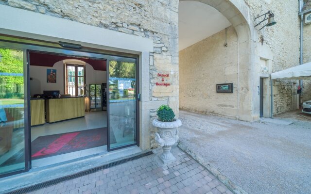 Les Dépendances de Chapeau Cornu