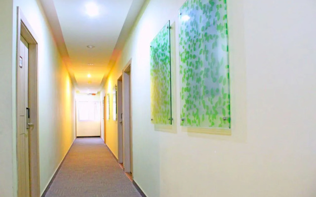 ZEN Rooms Rujia Hotel