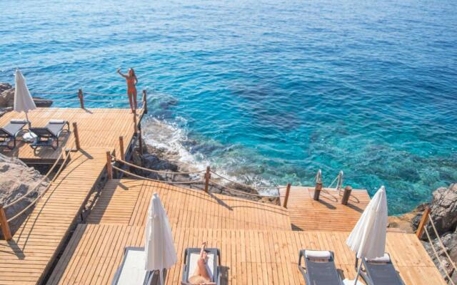 Lov Faralya (+16 Adults Only)