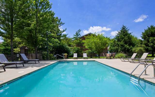 Best Western Plus Hannaford Inn & Suites