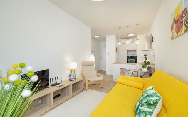 Spring Flowers Apartment by Renters