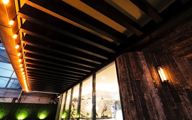 Lala Vianco Hotel