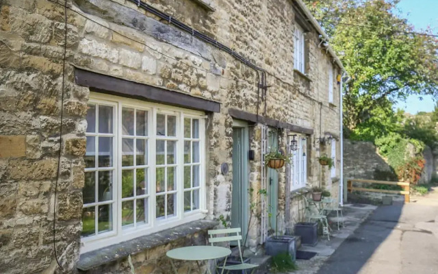6 George Yard