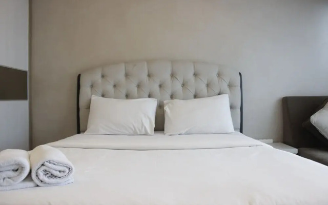 Comfortable And Spacious Studio Apartment At Tamansari La Grande