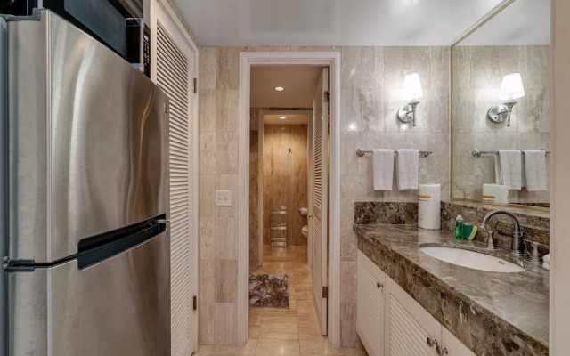 Oahu Royal Garden At Waikiki 2010 Condo