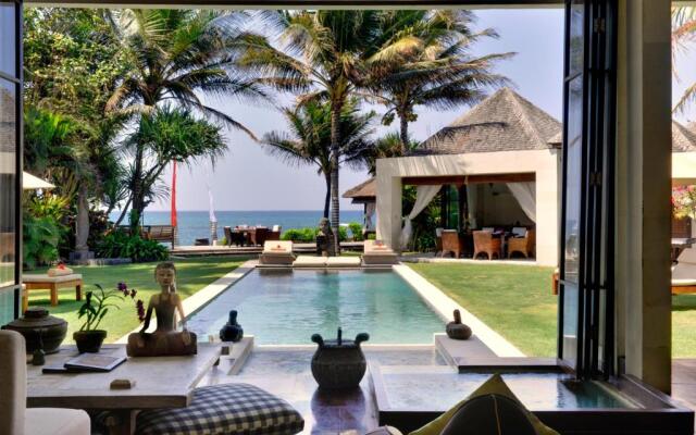 Aventus Luxury Beachfront Villa Gianyar