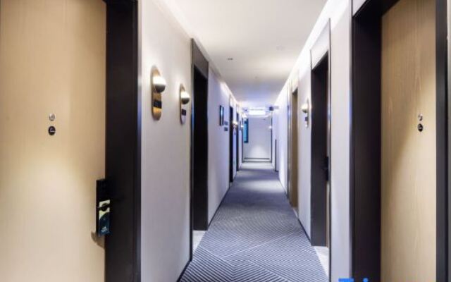 Atour X Hotel Shanghai The Bund Nanjing East Road Subway Station