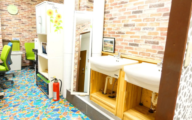 Shinjuku Sky Capsule