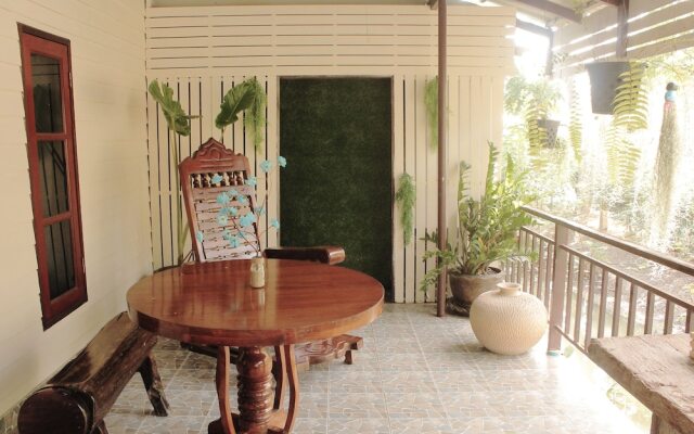 Baanklong Amphawa Homestay