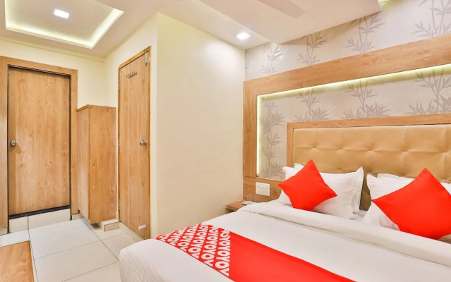 OYO 22673 Hotel Suncity