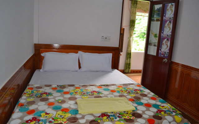 Green Riverside Cosy Home