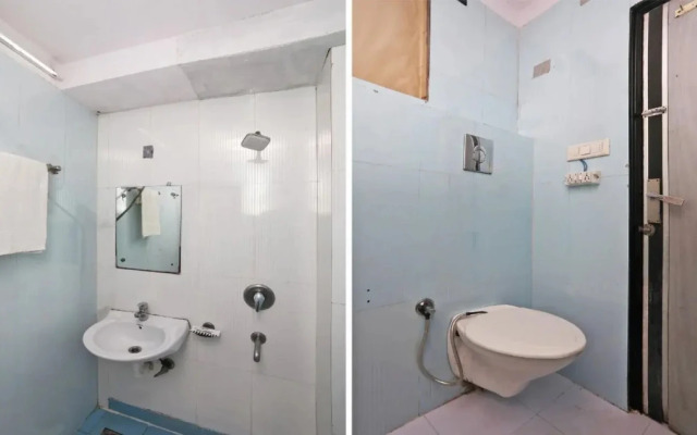 Hotel3BS Houses Dx by OYO Rooms