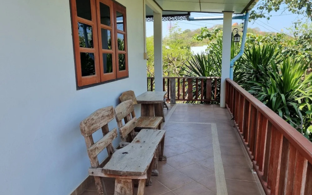 Sawasdee Sichang Resort