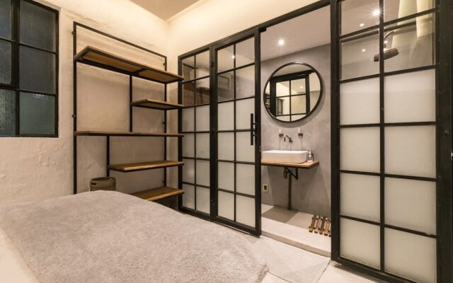 2nd Floor Fox Street Studios