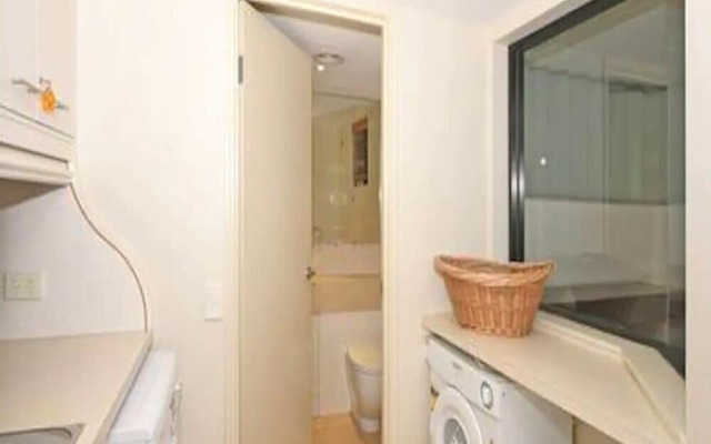 1 Bedroom Apt, Ocean View, Urangan,