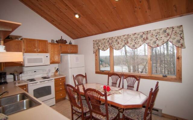 Northwoods A4 - Huckleberry Hideaway