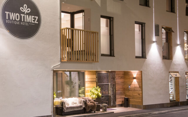 TWO TIMEZ - Boutique Hotel