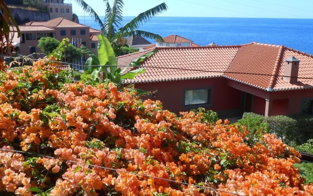 House In Calheta Beach - Best Location In Calheta