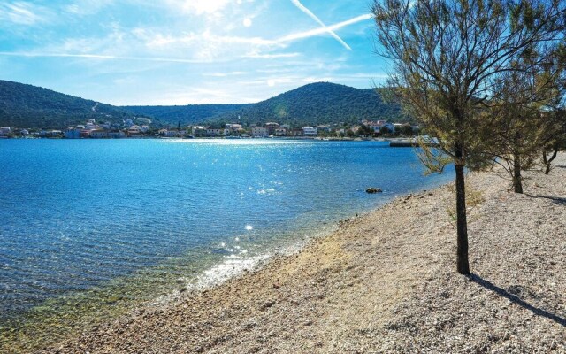 Beautiful Home in Vinisce With Wifi and 2 Bedrooms