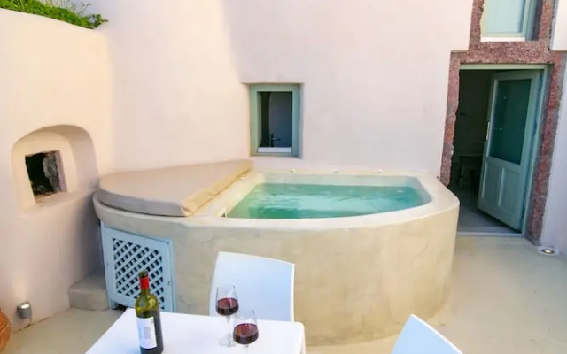 Opsis Cave House