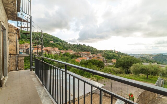 Peaceful Holiday Home in Perdifumo With Balcony