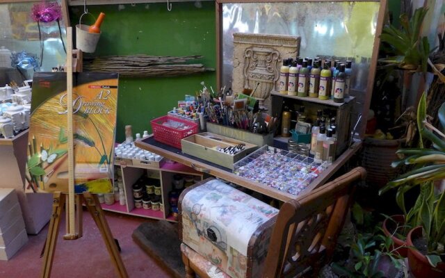 Decoupage Homestay