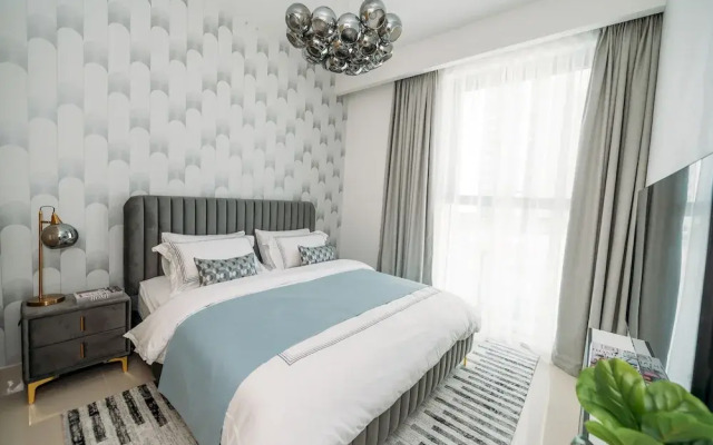 New! Luxurious Stay Dubai Creek Balcony & View
