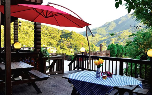 Gurye Pinery View Pension