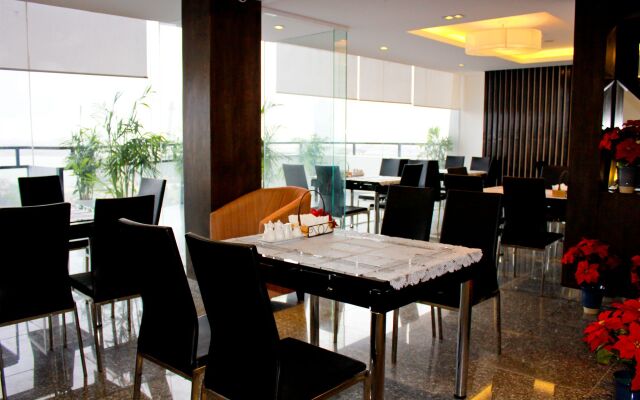 Gold Hotel Da Nang by Haviland