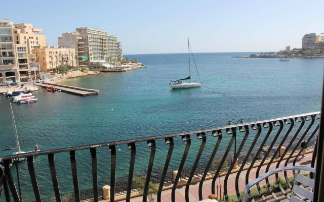 Spinola Bay Apartment by Getaways Malta