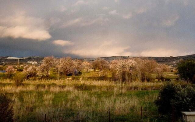 Lania Royal Oak Villa