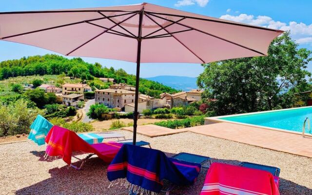 Luxury Silvignano Poolside Villa, Spoleto 8 km, Rome 1 Hr