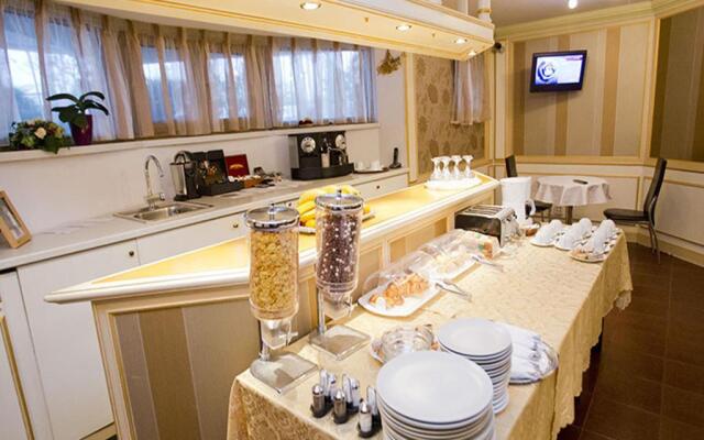 Monte Carlo Palace Rooms