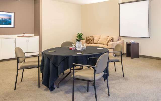 Super 8 by Wyndham Windsor NS