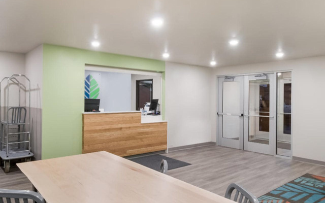 Woodspring Suites Rochester Greece